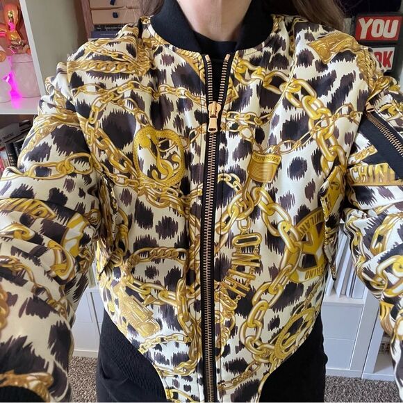 2018 Moschino x H&M Jeremy Scott Rare Collab Silk Puffer Bomber Jacket NWT - Picture 8 of 11